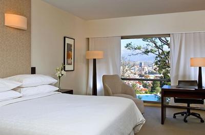 شراتون اسالتا هتل