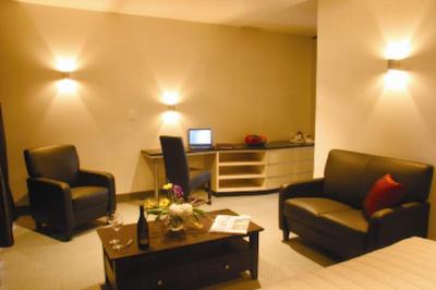 کوالیتی هتل امرالد