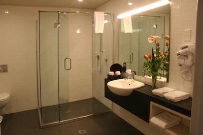 کوالیتی هتل امرالد