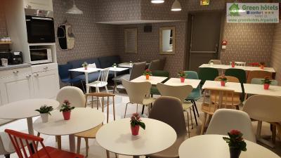 گرین هتل پاریز