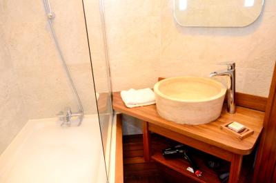 گرین هتل پاریز