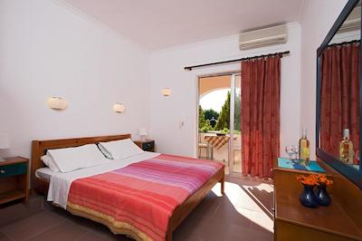 بلو لاگون هلید اپارتمنتز