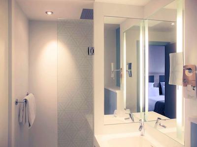 هتل مرکور لین سنتر برتیوکس