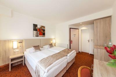 نووم هتل گاردن برمن