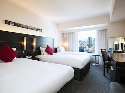 نیکو اُساکا