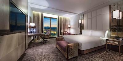 هیلتون پدگوریکا کرنا گورا