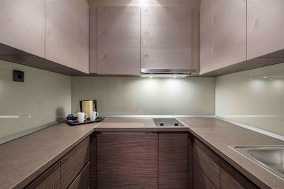 هیلتون پدگوریکا کرنا گورا