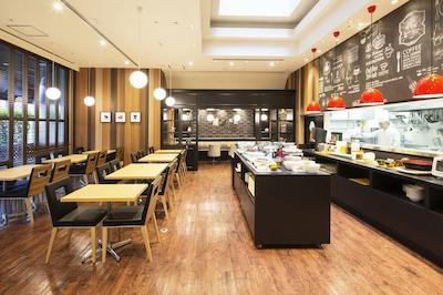 هتل میستز ونو ایست