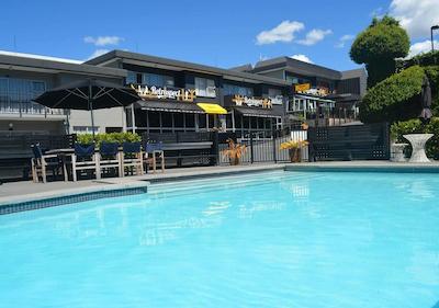 هیرتلاند امباسادر هتل هامیلتون