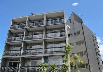 هیرتلاند امباسادر هتل هامیلتون