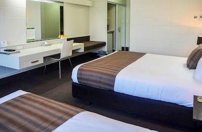 هیرتلاند امباسادر هتل هامیلتون