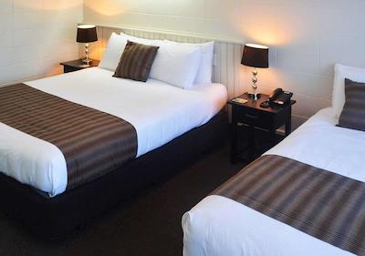 هیرتلاند امباسادر هتل هامیلتون