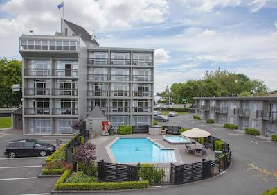 هیرتلاند امباسادر هتل هامیلتون