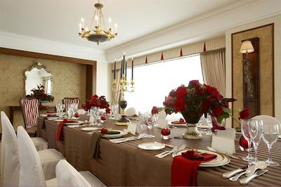 د وستین اُساکا