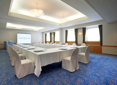 د وستین اُساکا