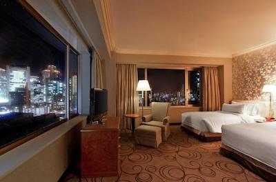 د وستین اُساکا