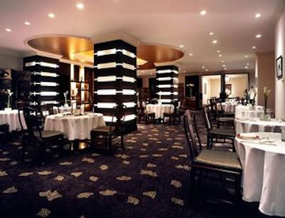 د وستین اُساکا