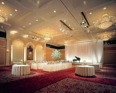 د وستین اُساکا