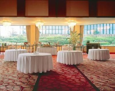 د وستین اُساکا