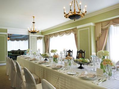 د وستین اُساکا