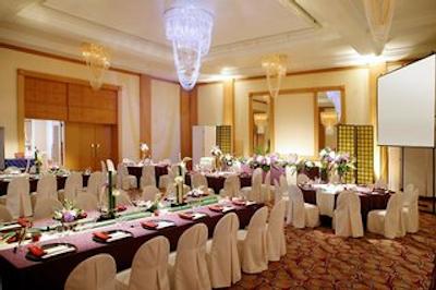 د وستین اُساکا