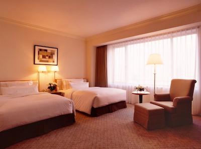 د وستین اُساکا