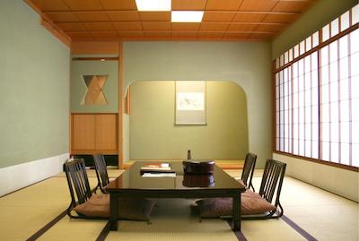 د وستین اُساکا