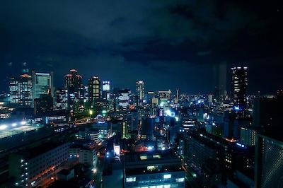 د وستین اُساکا