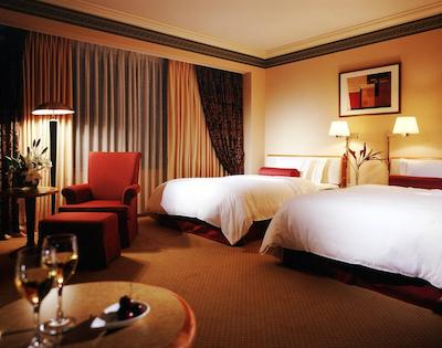 د وستین اُساکا