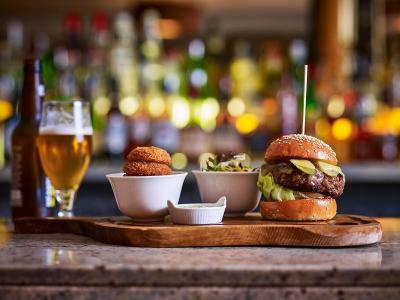 ریال گاردن هتل