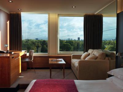 ریال گاردن هتل