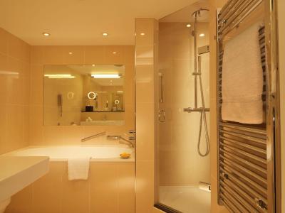 ریال گاردن هتل