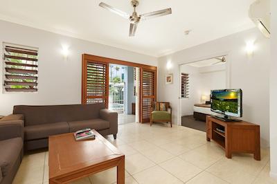 مانترا اکوز اُن پرت