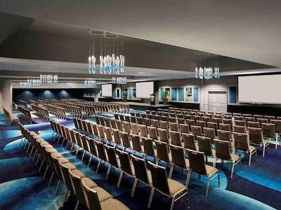 مرکور بریسبان کینگ گئورج اسکوار