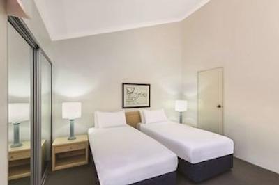 مدینا سرویسد اپارتمنتز نرد رید