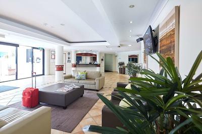 سنترال وست اند