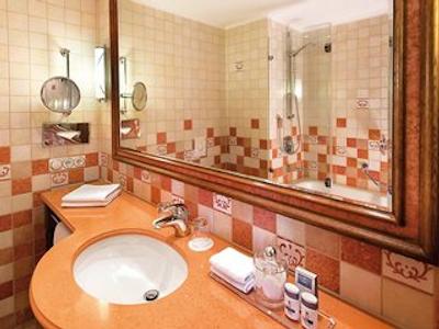 تراول چارم گودیسهز هاوز