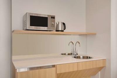 تراولج هتل اسیدنی مارتین پلاس