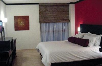 هتل اینگلاترا