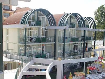 ساننی د کلوب هتل