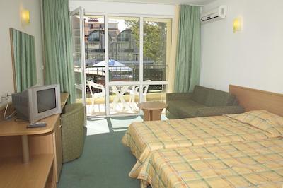 ساننی د کلوب هتل