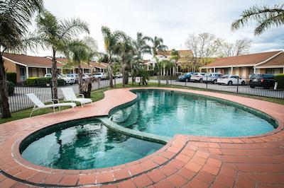 بست وسترن آیرپرت متل اند کنونشن سنتر