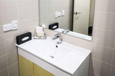 بست وسترن آیرپرت متل اند کنونشن سنتر