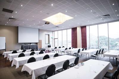 بست وسترن آیرپرت متل اند کنونشن سنتر