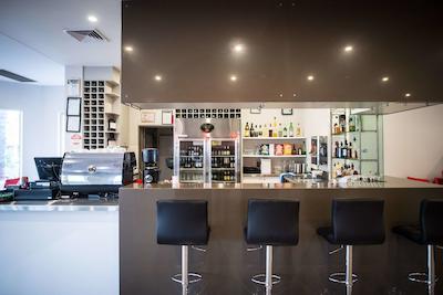 بست وسترن آیرپرت متل اند کنونشن سنتر