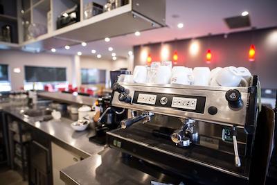 بست وسترن آیرپرت متل اند کنونشن سنتر