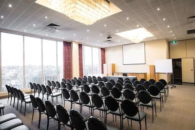 بست وسترن آیرپرت متل اند کنونشن سنتر