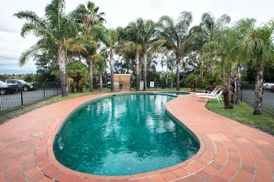 بست وسترن آیرپرت متل اند کنونشن سنتر