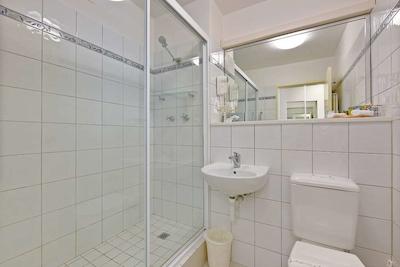 بورنی سنترال تونهوس هتل