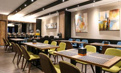 ونستار زهنگهوا